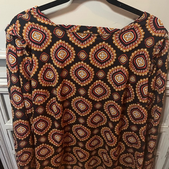 LOFT Plus Multicolor Boho Top- bohemian print in black gold. 16w ruffle sleeve. - Picture 1 of 6